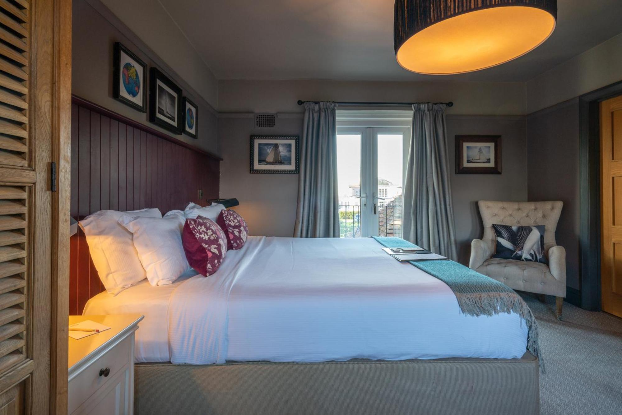 The Mayflower Lymington Exterior photo