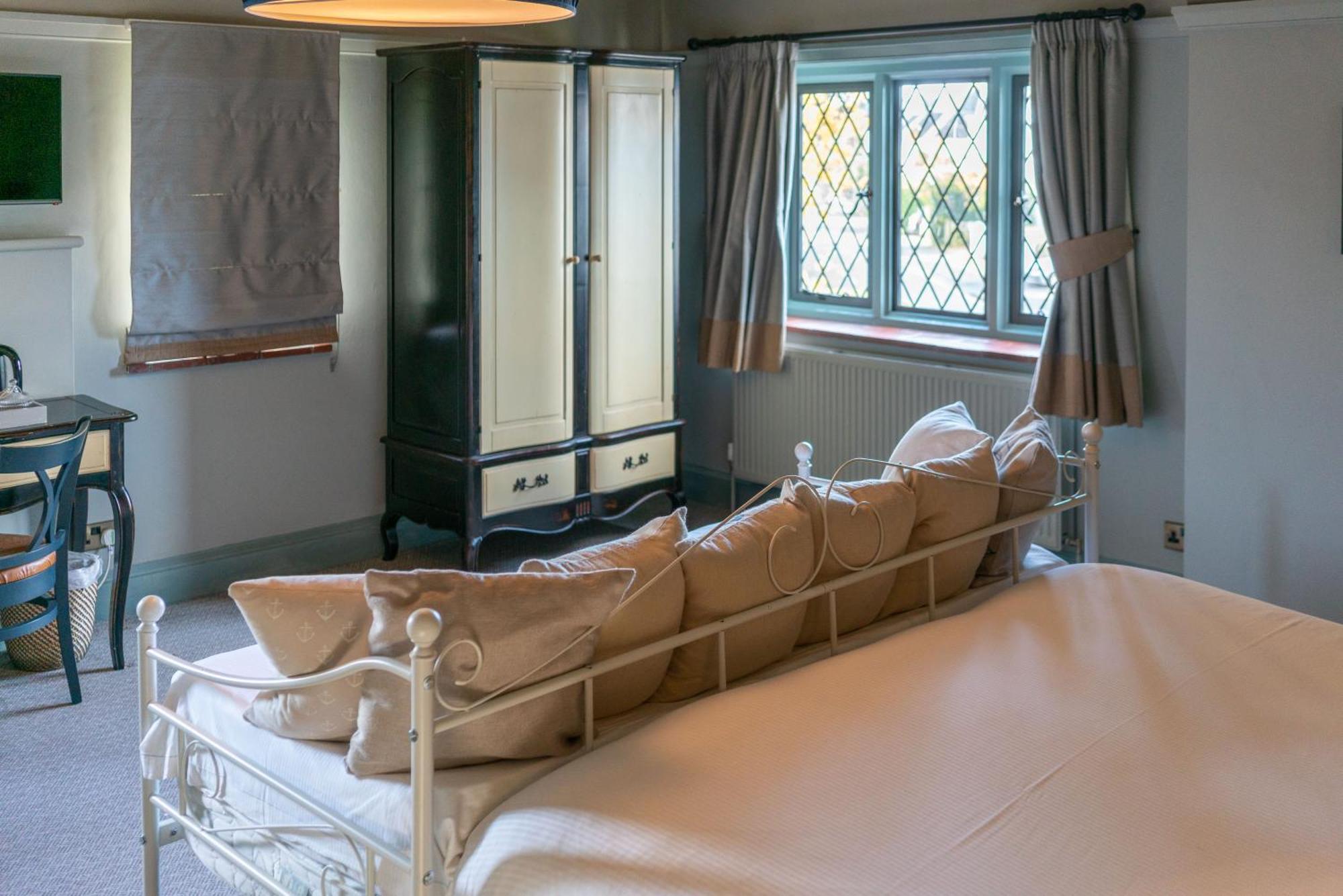 The Mayflower Lymington Exterior photo